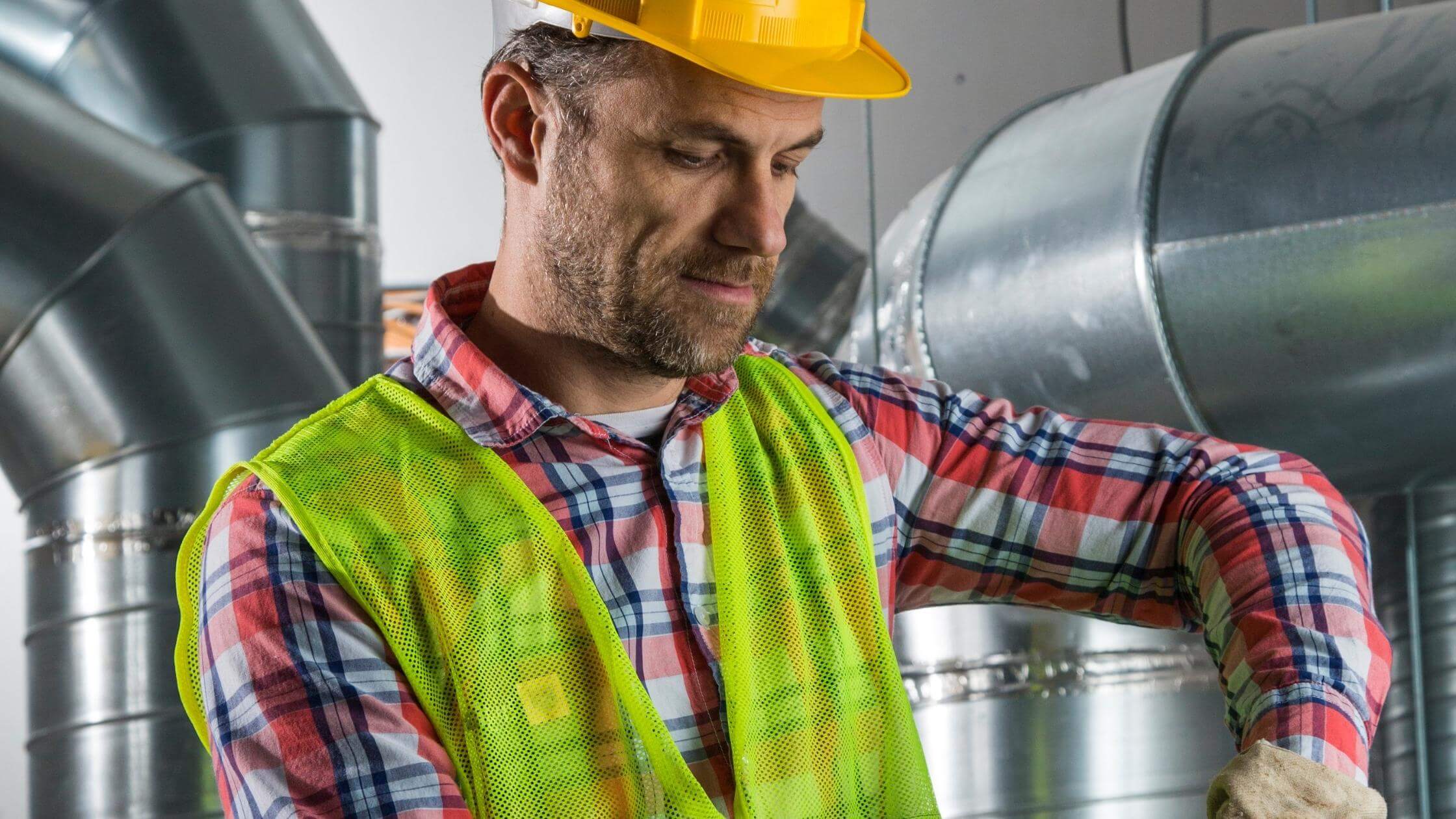 HVAC technition working